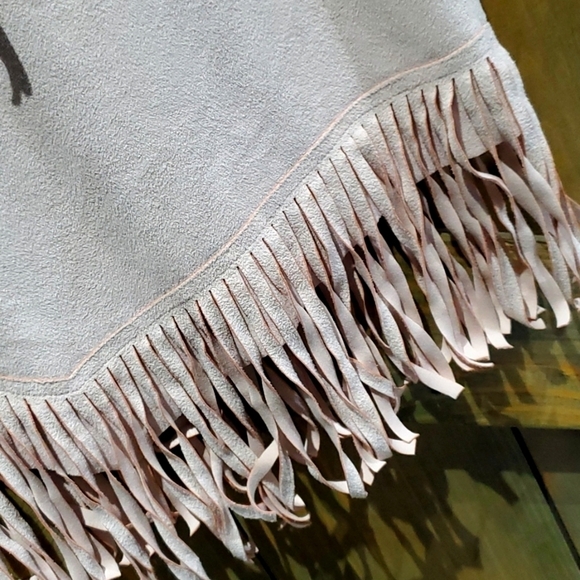 WESTERN COUNTRY COWGIRL CREAM CASHEW MILK MINI SKIRT WITH FRINGES SIZE XS NWT - Picture 4 of 7